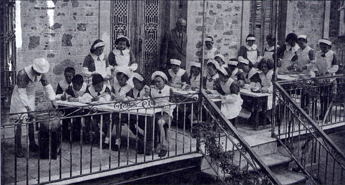 Primary school girls in domestic science lesson in 1937
